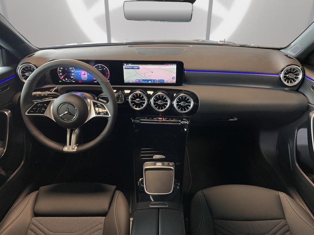 Mercedes-Benz A 220 2025