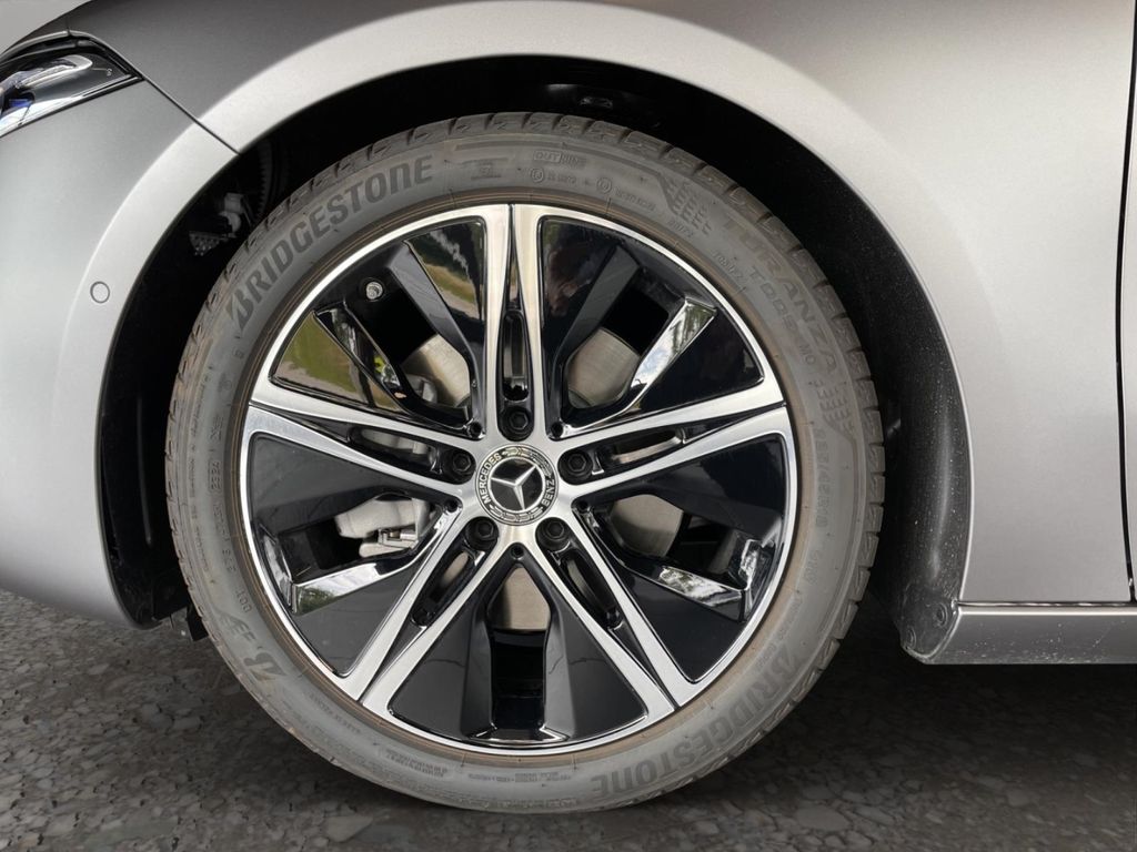 Mercedes-Benz A 220 2025