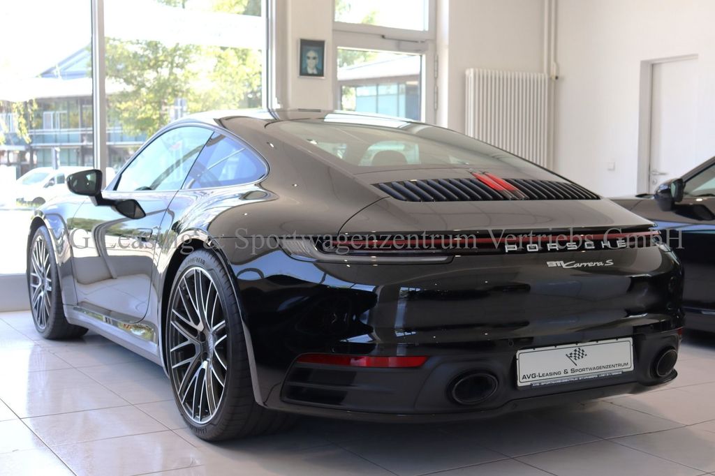 Porsche 992 2024