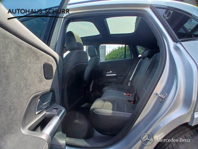 Mercedes-Benz GLA 180 2025