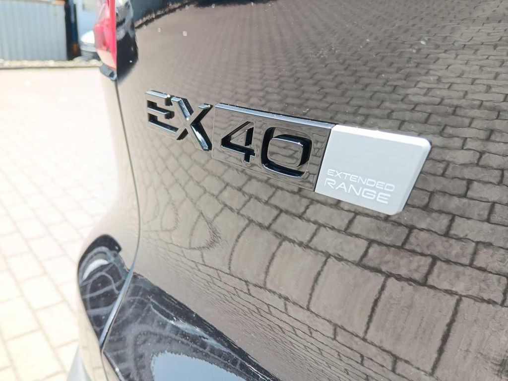 Volvo EX40 2025