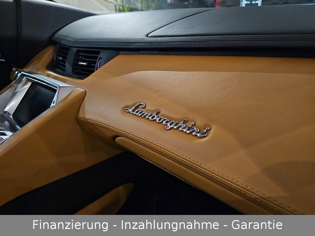 Lamborghini Aventador 2014