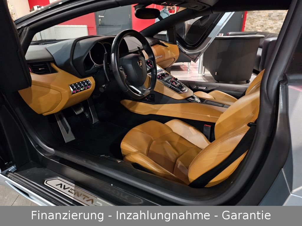 Lamborghini Aventador 2014