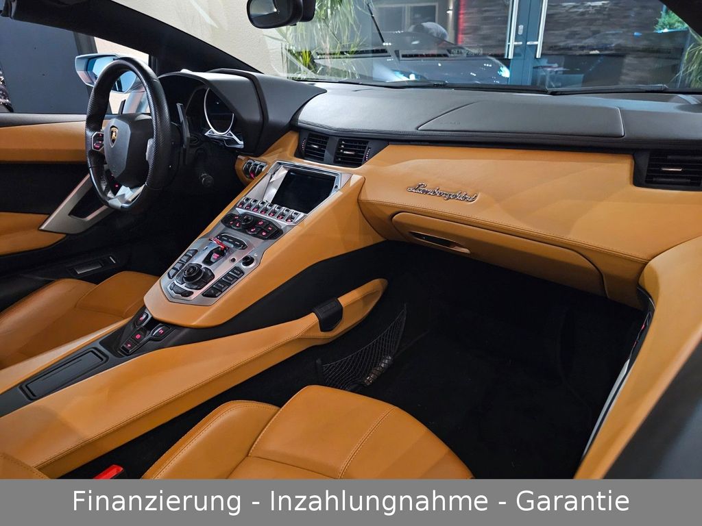 Lamborghini Aventador 2014