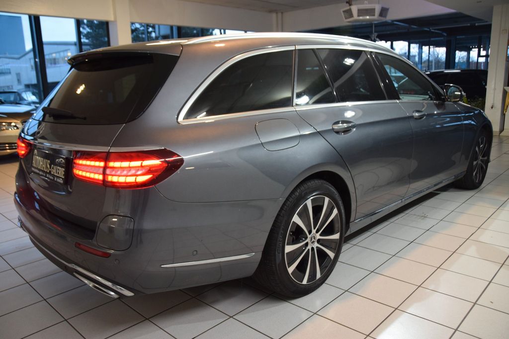 Mercedes-Benz E 300 2022