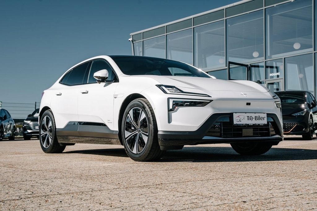 Polestar 4 2025