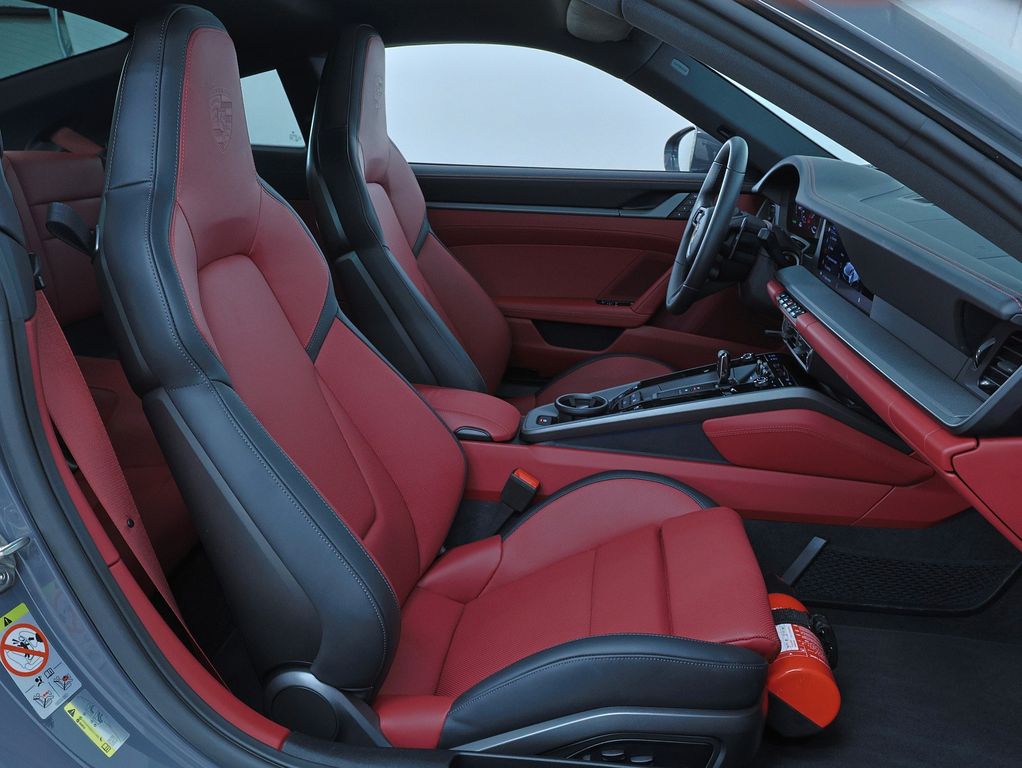 Porsche 992 2025