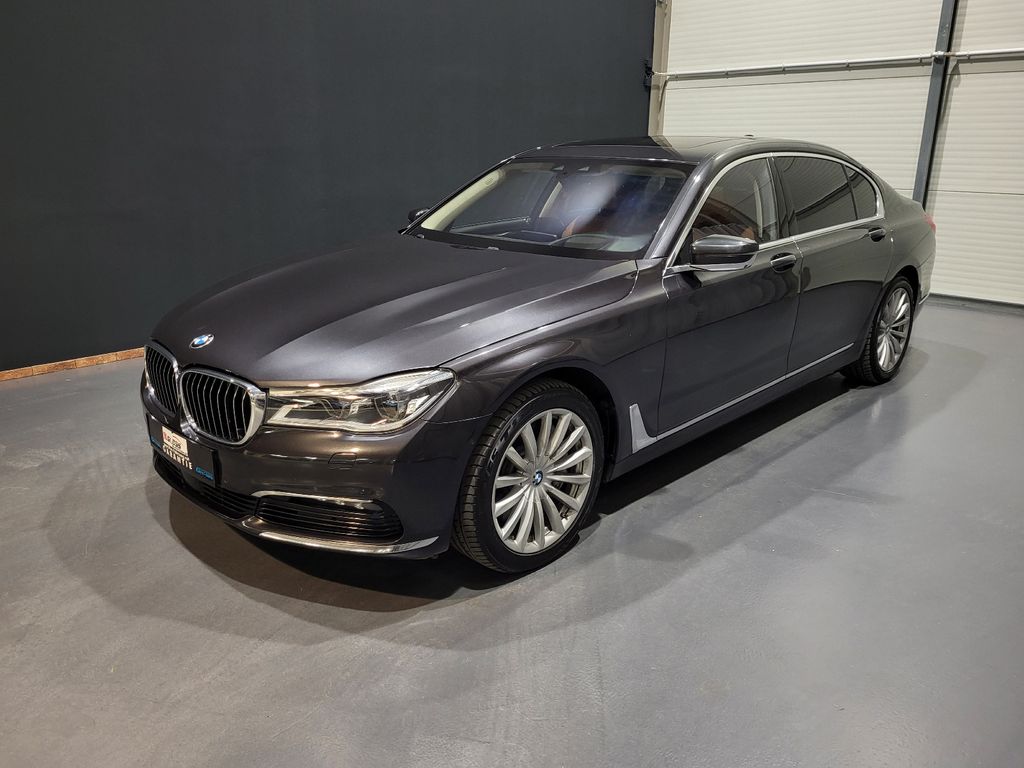 BMW 750 2017