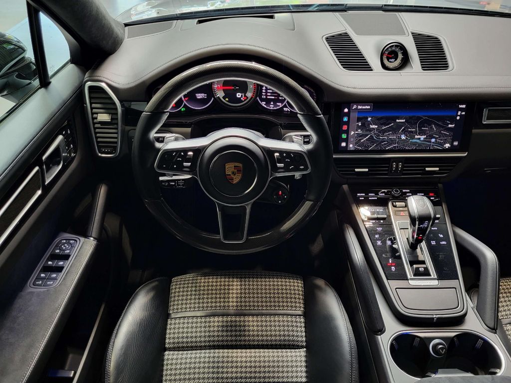 Porsche Cayenne 2021