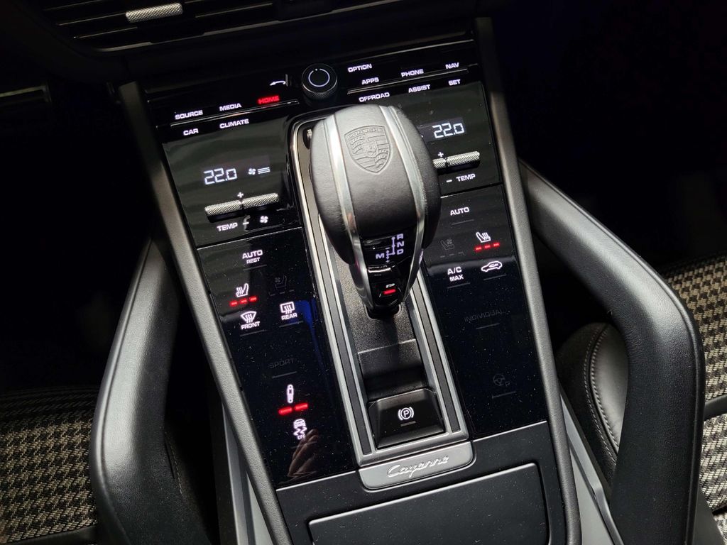 Porsche Cayenne 2021