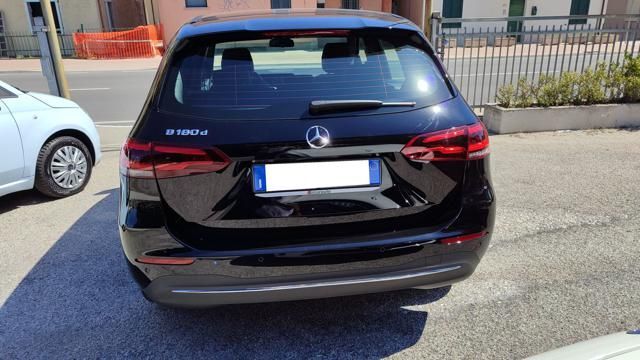 Mercedes-Benz B 180 2022