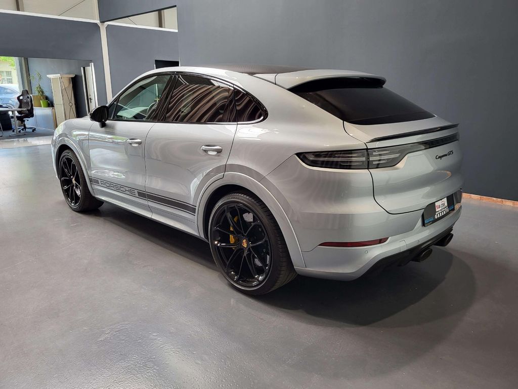 Porsche Cayenne 2021