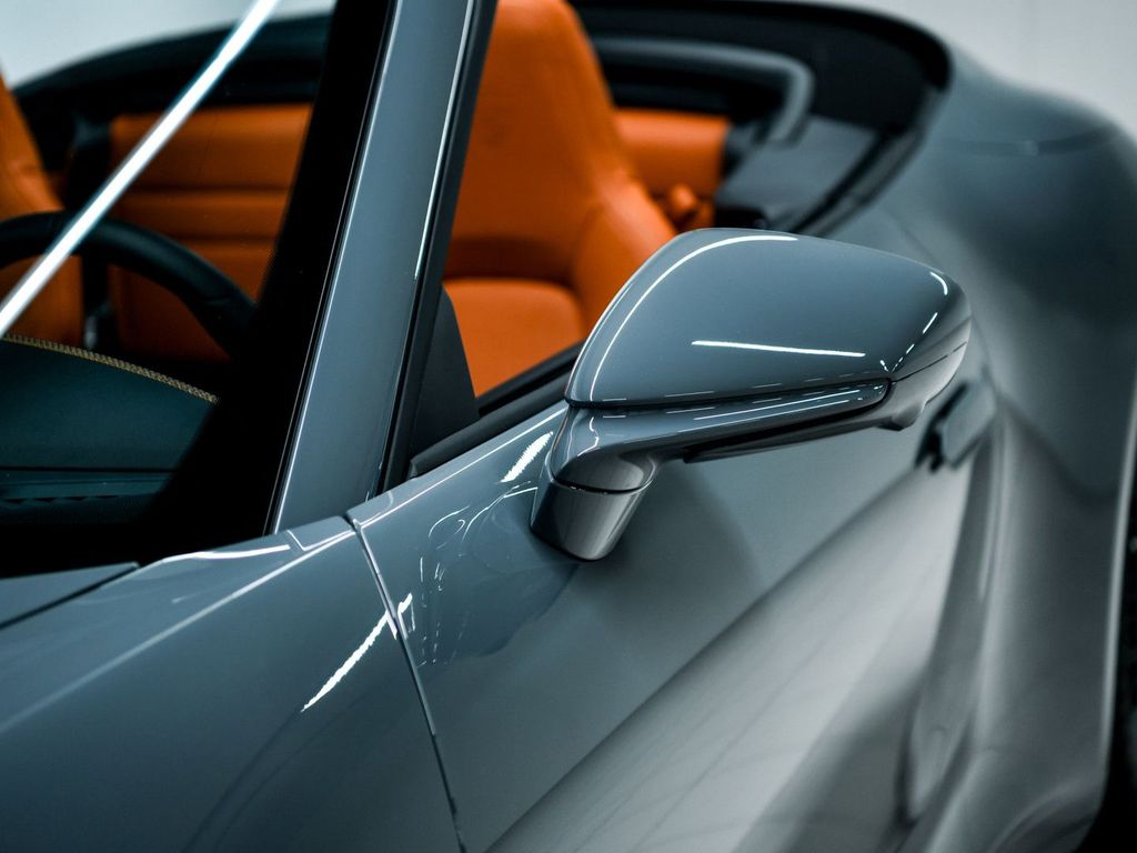 Porsche 992 2025