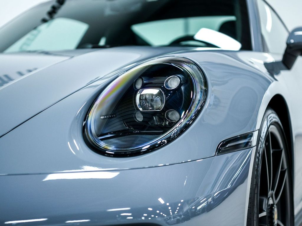 Porsche 992 2025