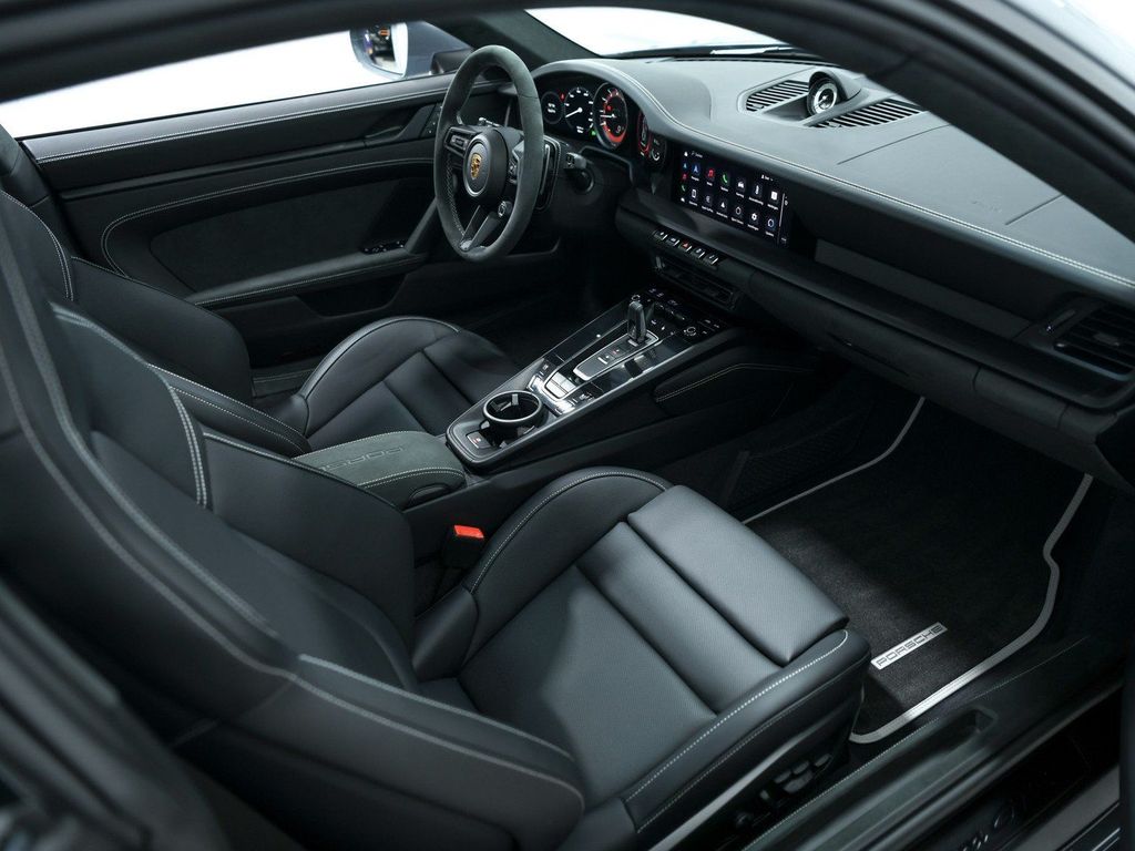 Porsche 992 2025