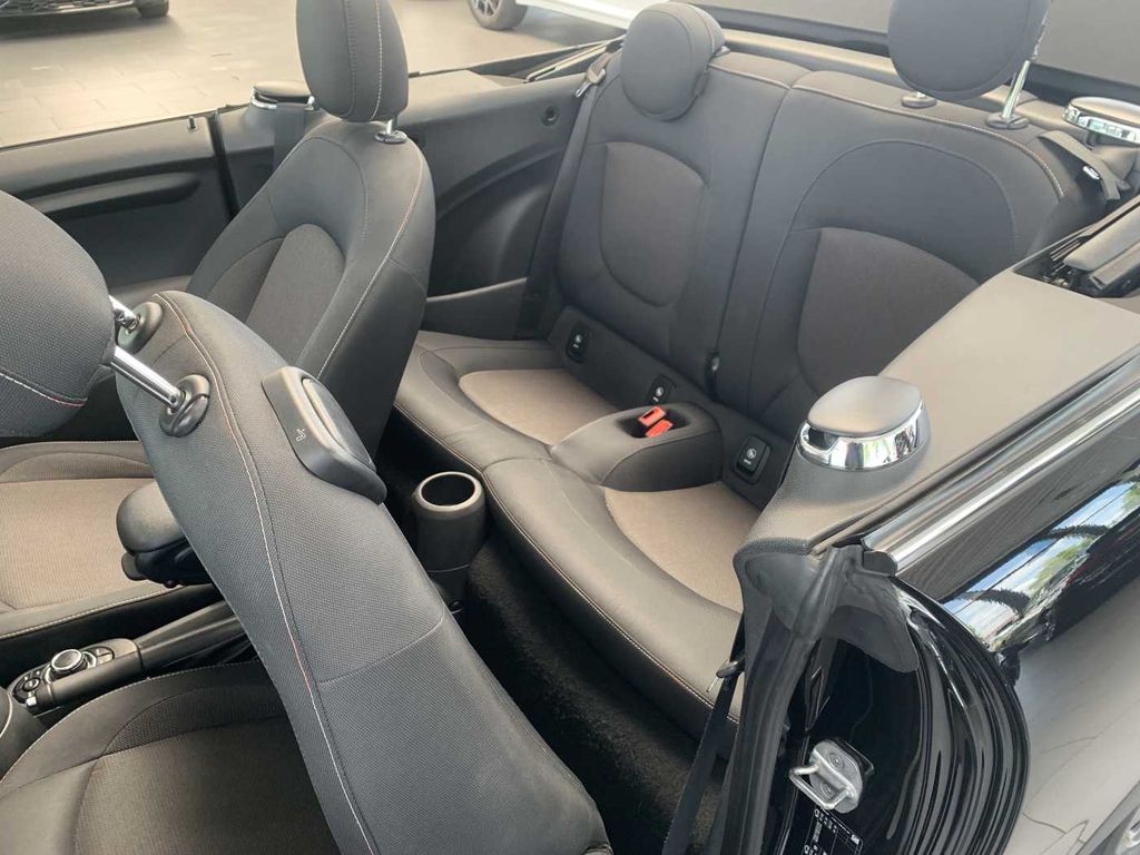 MINI Cooper Cabrio 2021