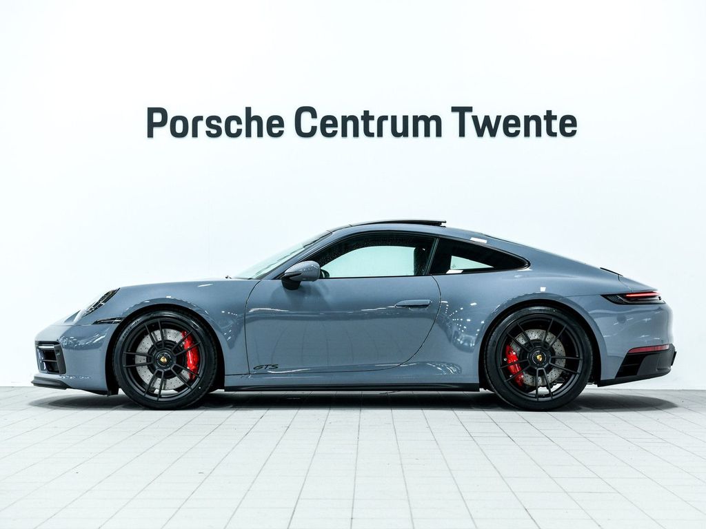 Porsche 992 2025