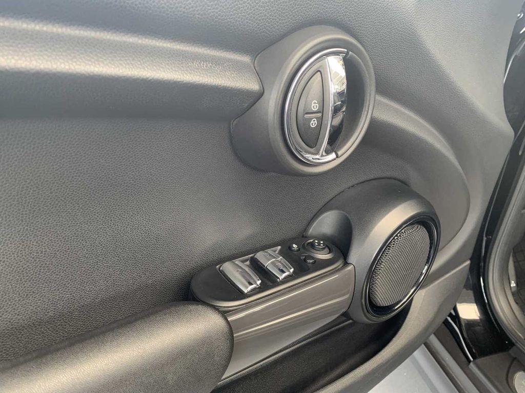 MINI Cooper Cabrio 2021