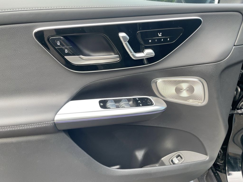 Mercedes-Benz GLC 300 2025