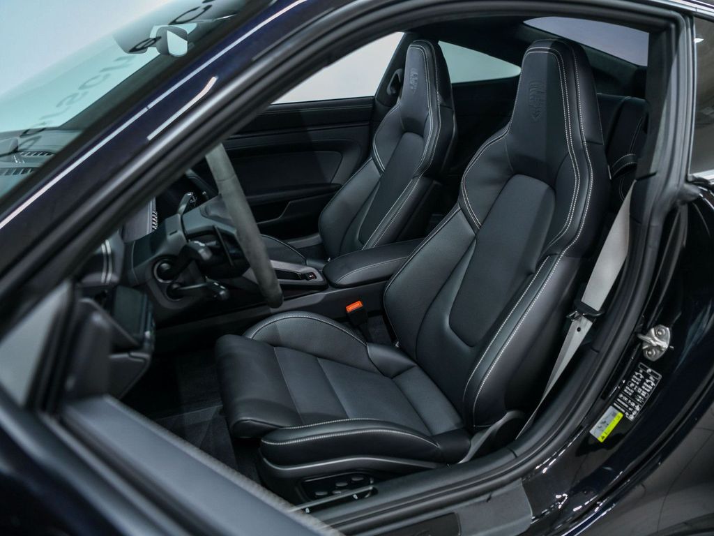 Porsche 992 2025