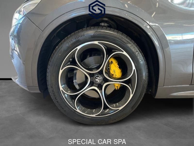 Alfa Romeo Stelvio 2021