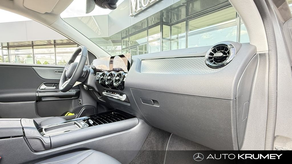 Mercedes-Benz B 180 2025