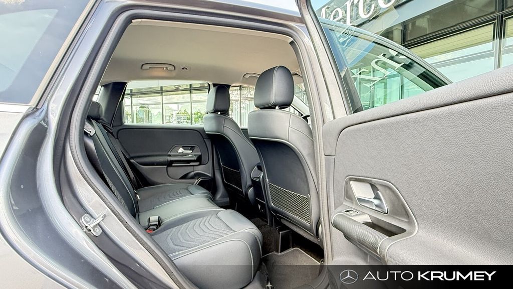 Mercedes-Benz B 180 2025