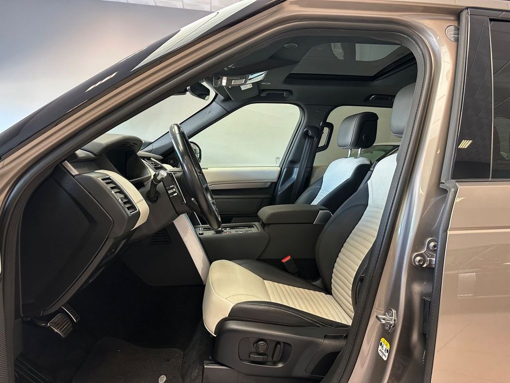 Land Rover Discovery 2021