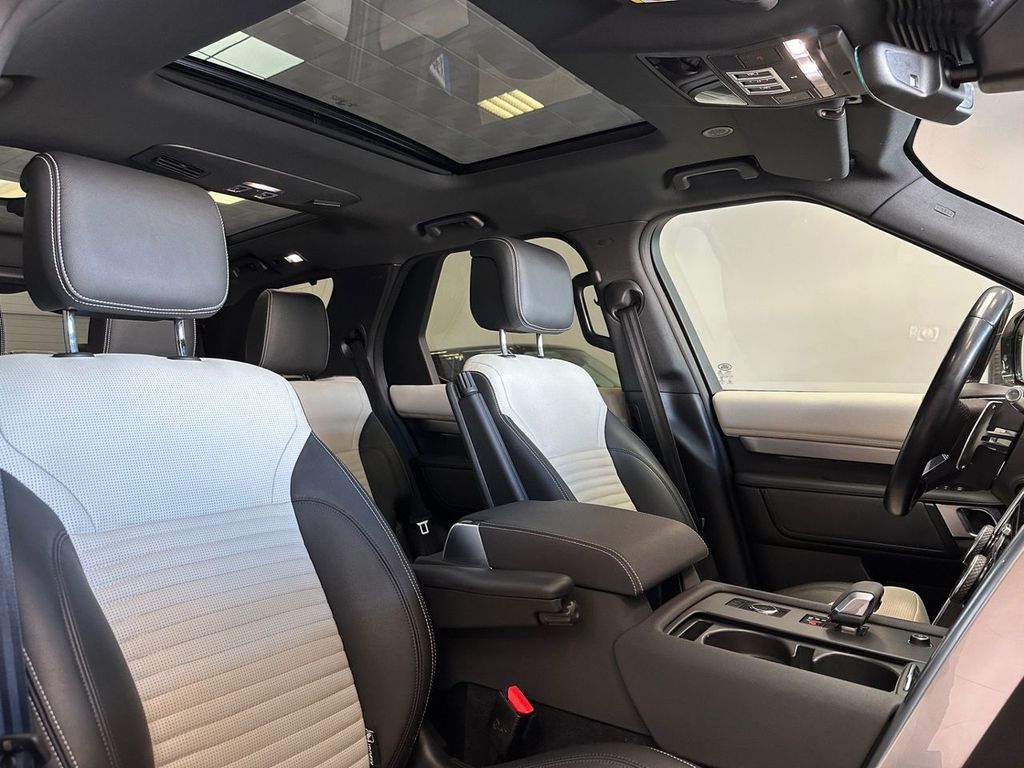 Land Rover Discovery 2021