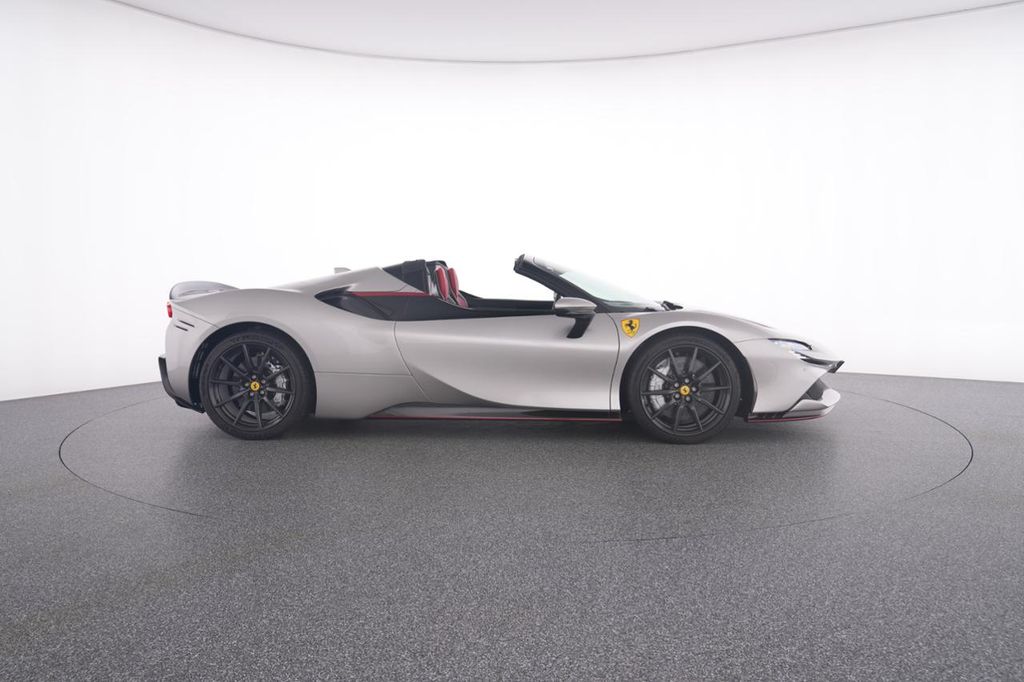 Ferrari SF90 2023