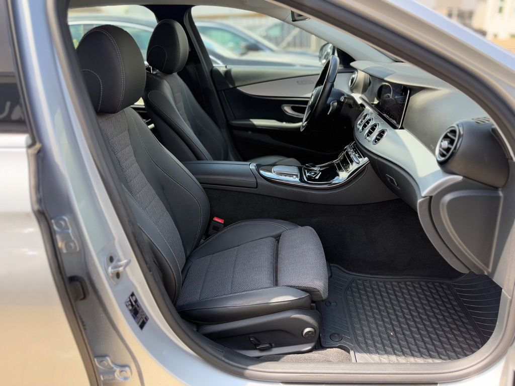 Mercedes-Benz E 220 2021