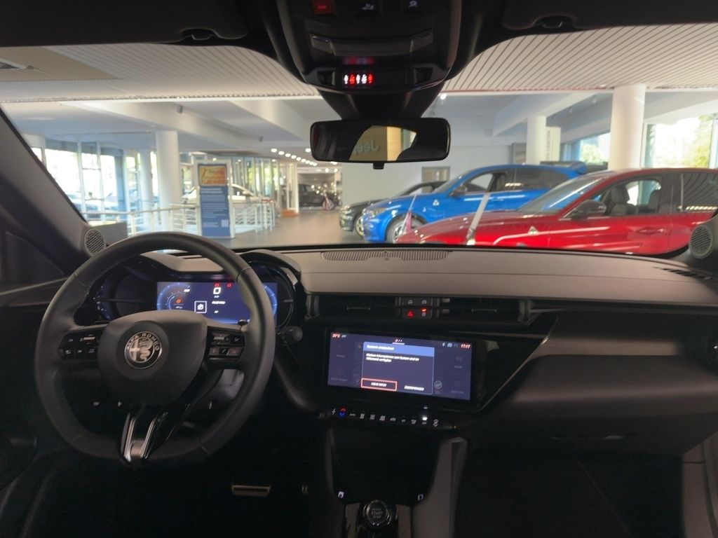 Alfa Romeo Junior 2025