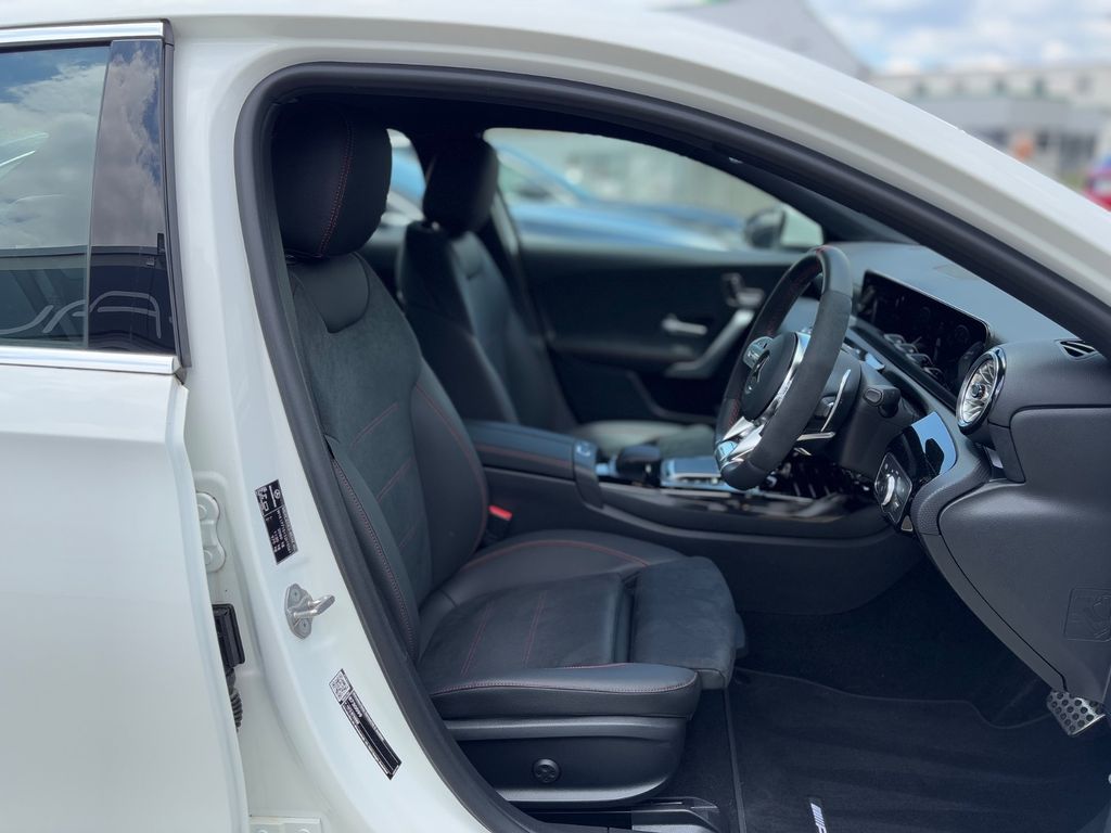 Mercedes-Benz A 35 AMG