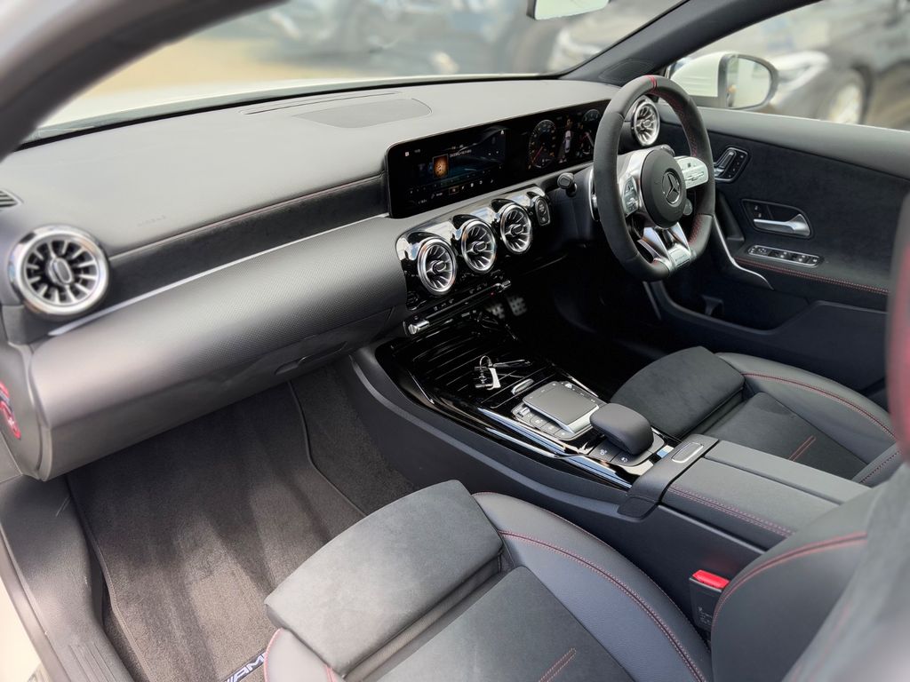 Mercedes-Benz A 35 AMG