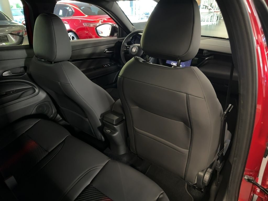 Alfa Romeo Junior 2025