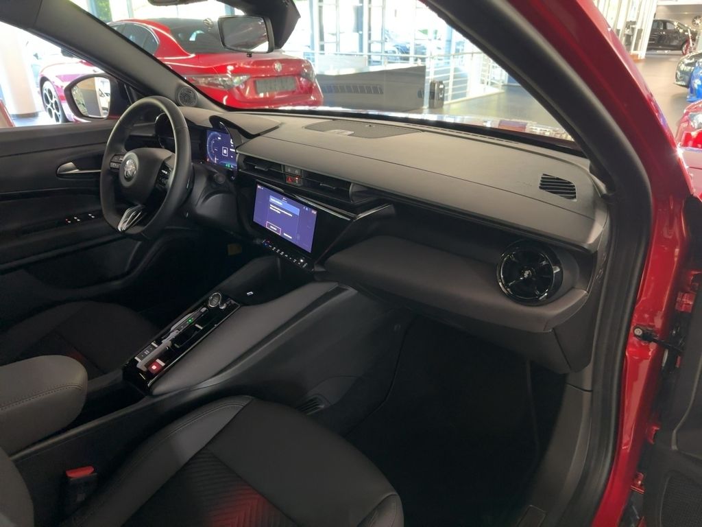 Alfa Romeo Junior 2025