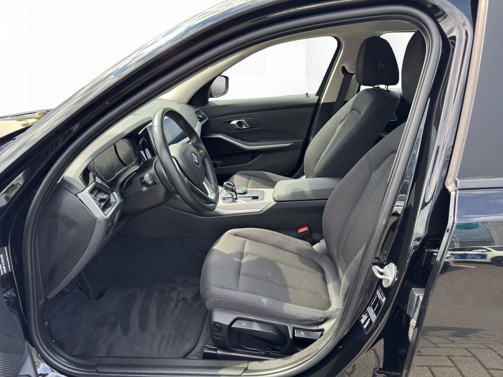 BMW 318 2020
