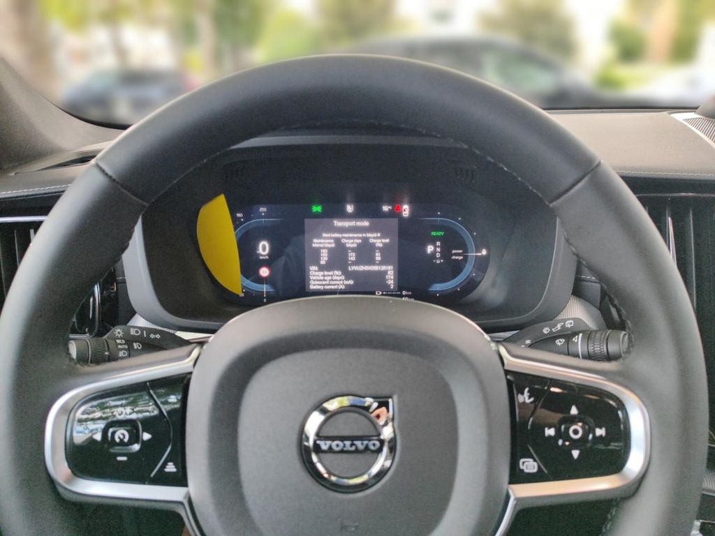 Volvo XC60 2025