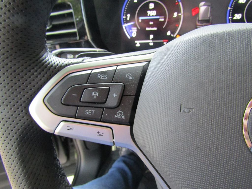 Volkswagen Touareg 2025