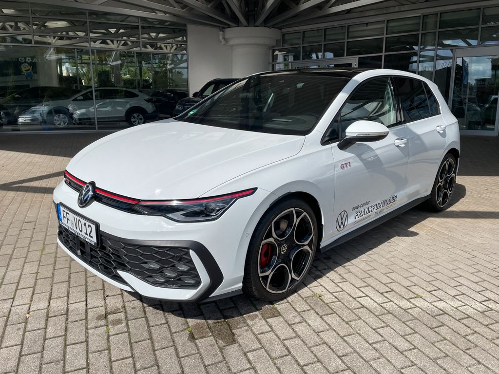 Volkswagen Golf 2025