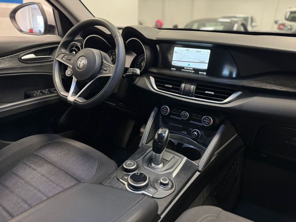 Alfa Romeo Stelvio 2019