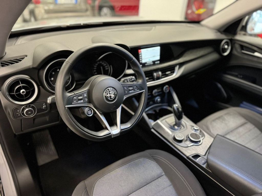 Alfa Romeo Stelvio 2019