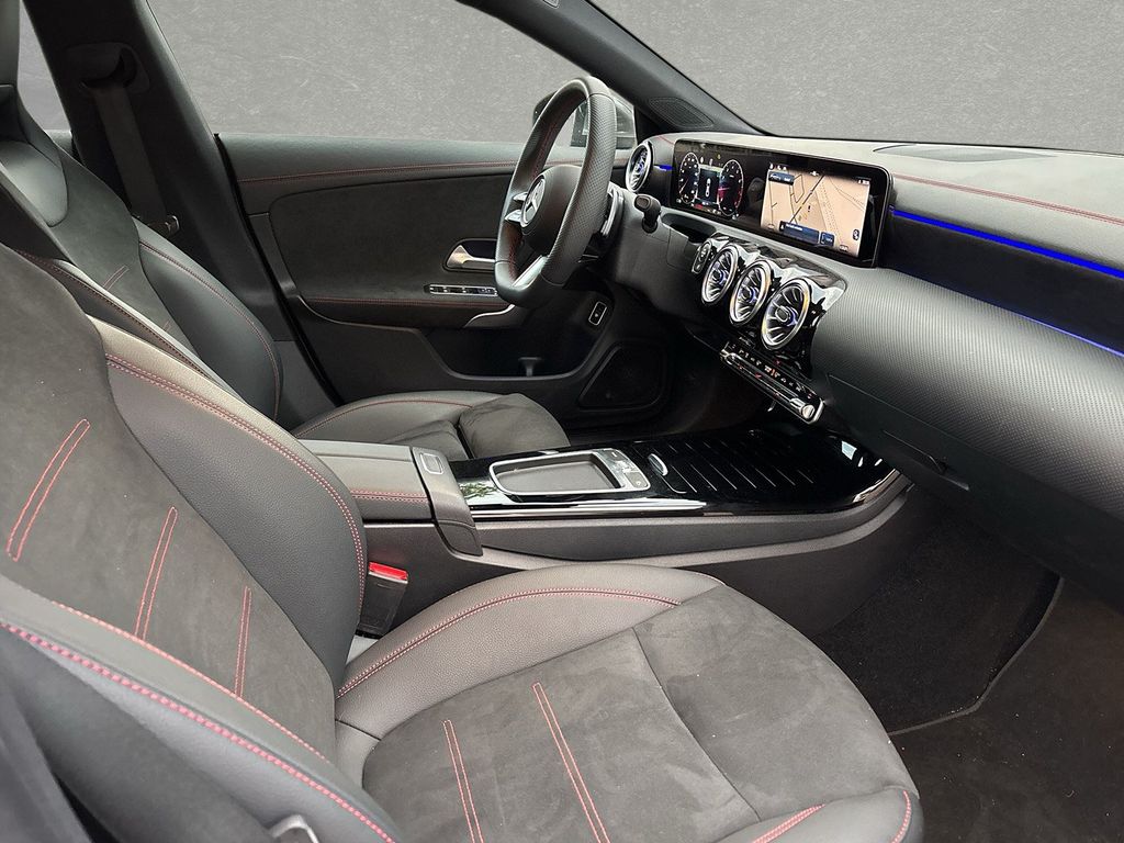 Mercedes-Benz CLA 200 2024