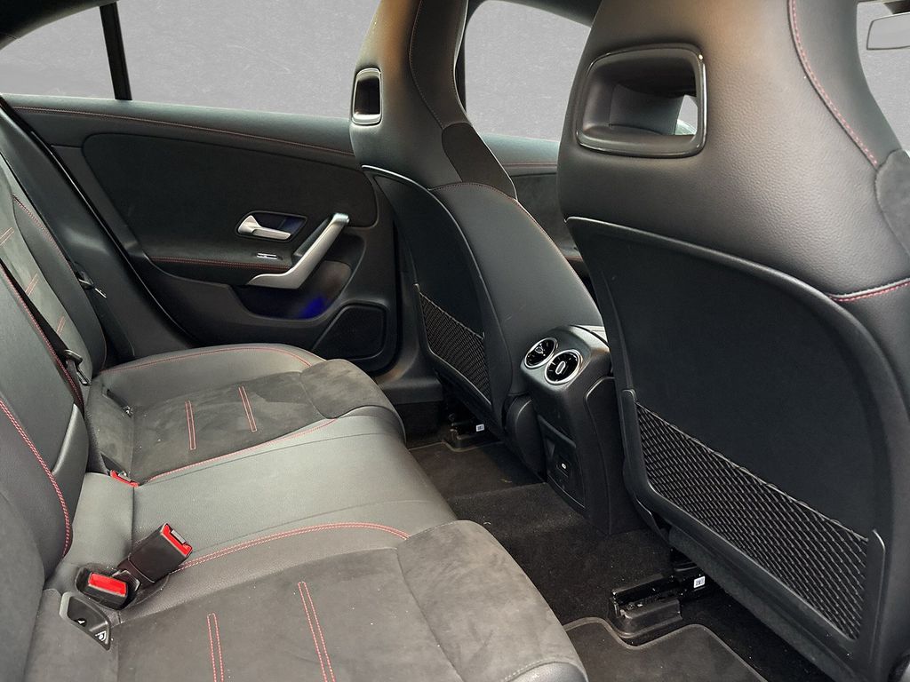 Mercedes-Benz CLA 200 2024