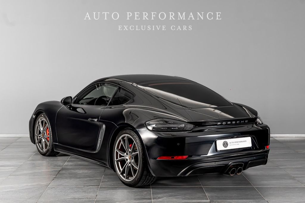 Porsche Cayman 2020