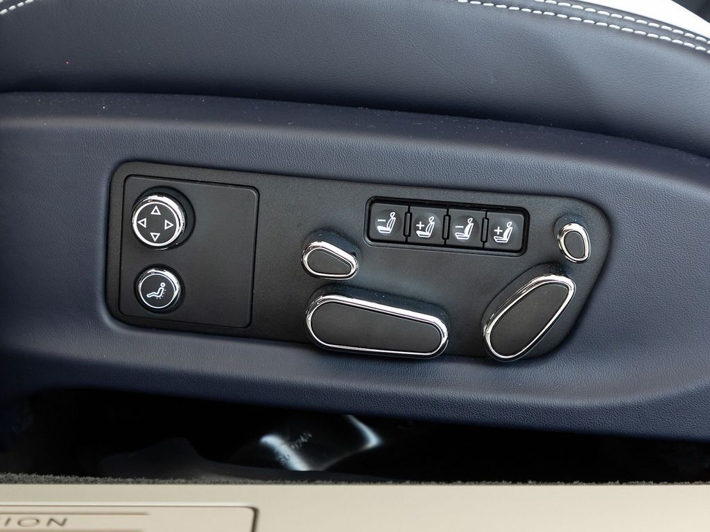 Bentley Continental GTC 2024