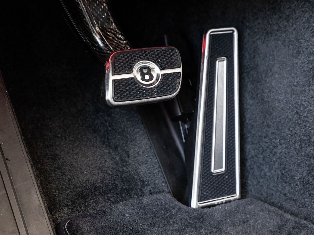 Bentley Continental GTC 2024