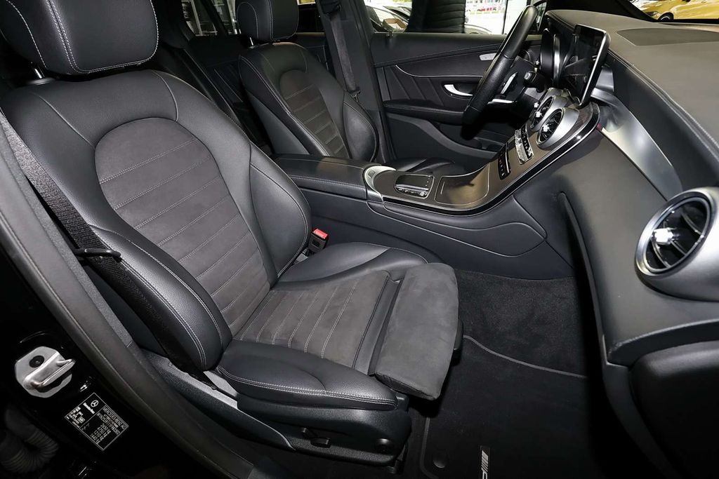 Mercedes-Benz GLC 300 2021