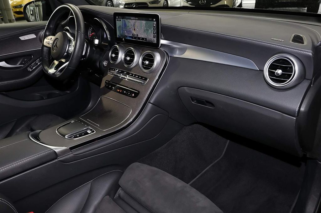 Mercedes-Benz GLC 300 2021