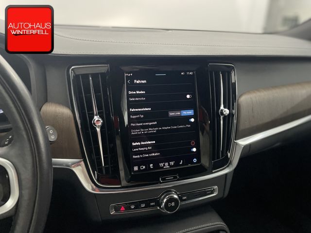 Volvo V90 Cross Country 2022